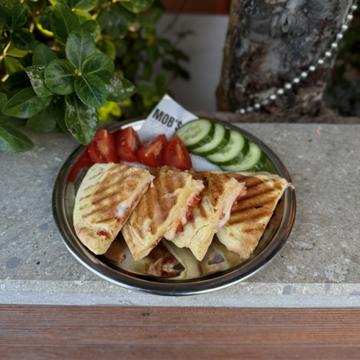 Kaşarlı bazlama tost